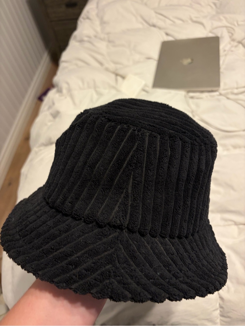 Urban Outfitters bucket hat